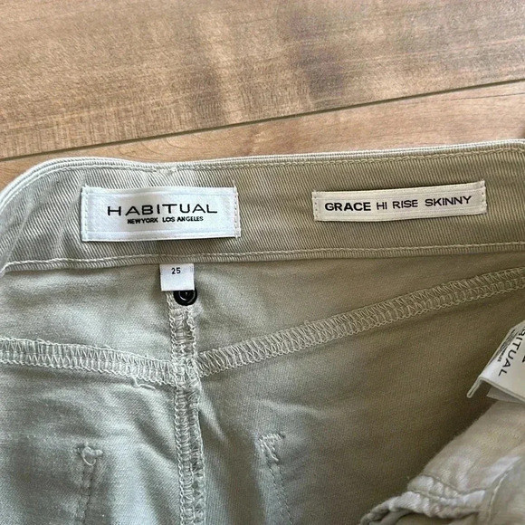 NWT Habitual Grace Hi Rise Skinny Jeans Milk Color Sz 25 - Picture 3 of 8